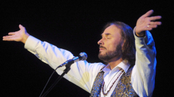 Rzeszów 24.02.2004r. Stan Borys , piosenkarz Fot. PAP J. Paszkowski 