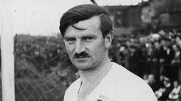 Wacław Kuchar, piłkarz klubu Pogoń Lwów. 1930–1938. Fot. NAC