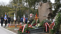 Uroczystości w drugą rocznicę śmierci Jana Olszewskiego na Cmentarzu Wojskowym na Powązkach w Warszawie. Fot. Kancelaria Sejmu 