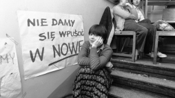  Łódź, 31.01.1981. Strajk studentów Uniwersytetu Łódzkiego. Strajkujący uczestniczyli w rozmowach z minitsrem nauki, szkolnictwa wyższego i techniki prof. Januszem Górskim.  PAP/CAF/A.