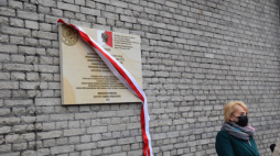 Tablica upamiętniającą grupę Ładosia. Źródło: IPN