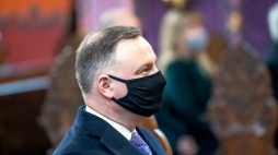 Bydgoszcz, 19.03.2021. Prezydent RP Andrzej Duda podczas mszy świętej w katedrze pw. św. Marcina i Mikołaja w Bydgoszczy, w ramach uroczystych obchodów 40. rocznicy wydarzeń Bydgoskiego Marca 1981 roku. PAP/T. Żmijewski