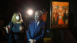 Wiceprezes Rady Ministrów, minister kultury, dziedzictwa narodowego i sportu Piotr Gliński oraz dyrektor Muzeum Narodowego w Lublinie Katarzyna Mieczkowska podczas zwiedzania Zamku Lubelskiego. 05.03.2021. Fot. PAP/W. Jargiło