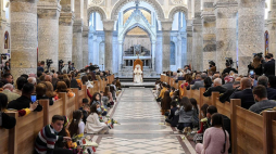 Papież Franciszek spotkał się z wiernymi w Karakosz. Fot. PAP/EPA