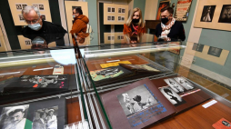 Wystawa „Teatr Stefana Karskiego. Początki” w Wojewódzkim Domu Kultury w Kielcach. Fot. PAP/P. Polak