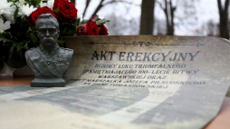 Akt erekcyjny budowy łuku triumfalnego w Tomaszowie Lubelskim. 20.03.2021. Fot. PAP/B. Wójtowicz