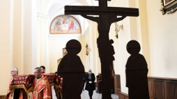 Przemyśl, 17.04.2020. Koronawirus w Polsce. Poranna liturgia w greckokatolickim soborze archikatedralnym w Przemyślu. Fot. PAP/D. Delmanowicz 
