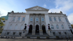 Warszawa. Gmach galerii Zachęta. Fot. PAP/J. Turczyk