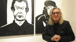  Warszawa 25.10.2013 Galeria Sztuki Milano. Wystawa malarstwa Edwarda Dwurnika "Noblista - Pisarz - Grafoman". Nz. Edward Dwurnik. PAP/Andrzej Rybczyński