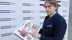 Dyrektor muzeum prof. dr hab. Wojciech Śleszyński podczas konferencji prasowej i promocji komiksu "Sybir. Moja Historia" w Muzeum Pamięci Sybiru w Białymstoku. Fot. PAP/A. Reszko