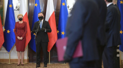 Prezydent RP Andrzej Duda (2L) wraz z małżonką Agatą Kornhauser-Dudą (L) podczas uroczystości powołania Biura Polityki Międzynarodowej. Fot. PAP/M. Obara