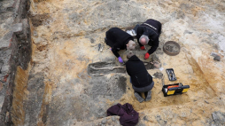 Prace poszukiwawcze na terenie dawnego Aresztu Karno-Śledczego Warszawa III (tzw. Toledo). 22.04.2021. Fot. PAP/T. Gzell