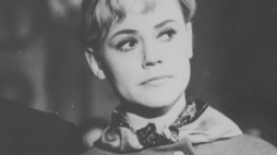 Polska, 1964. Ewa Wawrzoń. Plakat z filmu "Dwa żebra Adama". Fot./PAP
