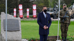 Premier Mateusz Morawiecki podczas przemówienia na Skwere 100-lecia Powstań Śląskich w Parku Śląskim w Chorzowie. Fot PAP/A. Grygiel