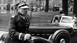 1939 r. Felicjan Sławoj Składkowski przybywa na posiedzenie Sejmu. Źródło: NAC