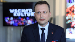 Warszawa, 12.05.2021. Dyrektor Narodowego Centrum Kultury Rafał Wiśniewski podczas konferencji prasowej nt. festiwalu Wschód Kultury, 12 bm. w Domu Dziennikarza w Warszawie. W ramach cyklu festiwali w Rzeszowie, Lublinie i Białymstoku w ciągu 11 dni wystąpi ponad 100 artystów. Organizatorem wydarzenia jest Narodowe Centrum Kultury. Fot. PAP/L. Szymański
