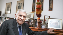 Prof. Witold Kieżun, 2014 r. Fot. PAP/L. Szymański