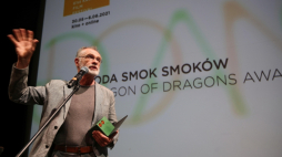 Kraków, 31.05.2021. Laureat tegorocznej nagrody, reżyser Piotr Dumała podczas uroczystości wręczenia nagrody Smoka Smoków Rady Programowej Krakowskiej Fundacji Filmowej, 31 bm. w Krakowie. Nagroda jest przyznawa w ramach Krakow Film Festival, za wyjątkowy wkład w rozwój światowej kinematografii. Fot. PAP/Ł. Gągulski