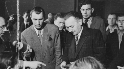 Warszawa, 1946-06-30. Referendum ludowe przeprowadzone w Polsce w oparciu o ustawę, uchwaloną przez Krajową Radę Narodową w dniu 28 kwietnia 1946 r. Fot. PAP/J. Baranowski