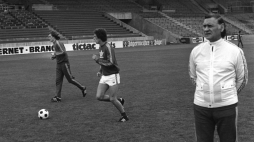 RFN. 1974. Piłkarskie Mistrzostwa Świata. Trening reprezentacji Polski, z prawej trener Kazimierz Górski. Fot. PAP/CAF-archiwum 
