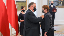 Inka Dowlasz została odznaczona Krzyżem Kawalerskim Orderu Odrodzenia Polski. Źródło: Związek Artystów Scen Polskich