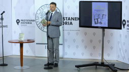 Dyrektor Biura Edukacji Narodowej IPN Adam Hlebowicz podczas briefingu prasowego Instytutu Pamięci Narodowej w ramach promocji I tomu słownika "Zostali na Wschodzie. Słownik inteligencji polskiej w ZSRS 1945-1991". Fot. PAP/R. Guz