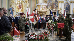 Uroczystości pogrzebowe ppor. Józefa Kołodzieja – msza święta w czechowickim kościele parafialnym św. Katarzyny. Fot. PAP/A. Grygiel