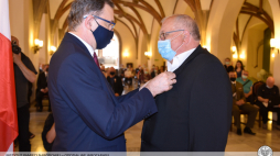 Niemal 30 działaczy opozycji antykomunistycznej odznaczono Krzyżami Wolności i Solidarności. Źródło: IPN