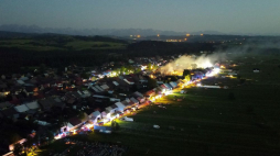 Pożar we wsi Nowa Biała. Fot. PAP/G. Momot