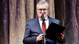 Łódź, 31.05.2021. Teatr Wielki. Wicepremier, minister kultury, dziedzictwa narodowego i sportu Piotr Gliński podczas uroczystej premiery filmu pt. „Położna” w reżyserii Marii Stachurskiej. Fot. PAP/G. Michałowski