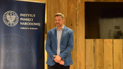 Dyrektor krakowskiego oddziału IPN dr Filip Musiał podczas otwarcia wystawy. Źródło: IPN