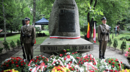 Uroczystość przy kamieniu „Żołnierzom Żywiciela” w Parku im. Żołnierzy „Żywiciela” przy ulicy Popiełuszki w Warszawie. 31.07.2021. Fot. PAP/W. Olkuśnik