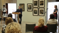 Warszawa, 15.07.2021. Wicepremier, minister kultury, dziedzictwa narodowego i sportu Piotr Gliński podczas uroczystości przekazania odzyskanych strat wojennych w Muzeum Narodowym. Fot. PAP/W. Olkuśnik