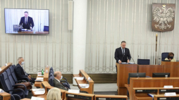 Kandydat na prezesa Instytutu Pamięci Narodowej dr Karol Nawrocki (2P) podczas posiedzenia Senatu. Warszawa, 22.07.2021. Fot. PAP/T. Gzell