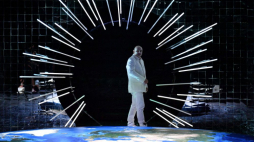 Gdańsk, 07.07.2021. Aktor Robert Ninkiewicz podczas próby medialnej dramatu „Powarkiwania Drogi Mlecznej” Bonn Parka na Scenie Malarnia Teatru w Gdańsku. Fot. PAP/A. Warżawa