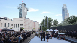 Prezydent RP Andrzej Duda (C-P) podczas spotkania z bohaterami Powstania Warszawskiego w siedzibie Muzeum Powstania Warszawskiego. Warszawa, 30.07.2021. Fot. PAP/W. Olkuśnik