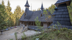 Sanktuarium Matki Boskiej Jaworzyńskiej (Królowej Tatr) na Wiktorówkach. Fot. PAP/J. Ochoński