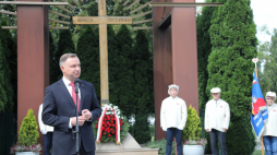 Prezydent Rzeczypospolitej Polskiej Andrzej Duda podczas uroczystości na terenach Huty Warszawa. Fot. PAP/W. Olkuśnik