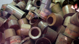 Puszki po Cyklonie B w byłym niemieckim obozie zagłady Auschwitz. Fot. PAP/J. Bednarczyk