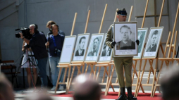 Uroczystość wręczenia not identyfikacyjnych członkom rodzin ofiar reżimów totalitarnych. 12.08.2021. Fot. PAP/M. Obara