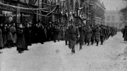 Uroczystość zaprzysiężenia wojsk powstańczych i wręczenie sztandaru 1 Dywizji Strzelców Wielkopolskich. Poznań, 26.01.1919. Fot. NAC