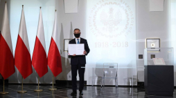 Prezydent Andrzej Duda podpisał ustawę o odbudowie Pałacu Saskiego. Fot. PAP/L. Szymański