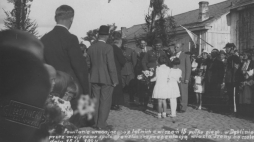 Powitanie w osadzie Irena żołnierzy 15 Pułku Piechoty powracających z ćwiczeń. 1934 r. Fot. NAC