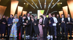 Zdjęcie grupowe nagrodzonych na zakończenie gali 46. Festiwalu Polskich Filmów Fabularnych w Gdyni. Fot. PAP/A. Warżawa