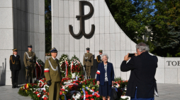 Warszawa, 27.09.2021. Uroczystości przy Pomniku Polskiego Państwa Podziemnego i Armii Krajowej w Warszawie, 27 bm. Trwają obchody 82. rocznicy powstania Polskiego Państwa Podziemnego. Fot. PAP/R. Pietruszka
