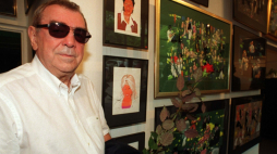 Waldemar Świerzy podczas jubileuszu pracy twórczej. Warszawa, 11 05 2002. Fot. PAP/A. Rybczyński