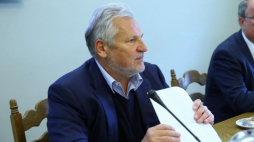 Warszawa, 14.09.2021. Były prezydent RP Aleksander Kwaśniewski podczas spotkania upamiętniającego 80. rocznicę zbrodni w Babim Jarze,  w Sejmie w Warszawie. Fot. PAP/R. Guz 