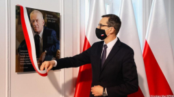 Premier Mateusz Morawiecki wziął udział w uroczystości nadania imienia Kornela Morawieckiego Sali Sejmikowej w Dolnośląskim Urzędzie Wojewódzkim. Fot. Krystian Maj / KPRM