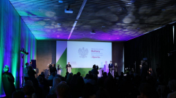 Wicepremier, minister kultury, dziedzictwa narodowego i sportu Piotr Gliński (L) podczas otwarcia IV Kongresu Archiwów Społecznych w Muzeum Józefa Piłsudskiego w Sulejówku. Fot. PAP/L. Szymański