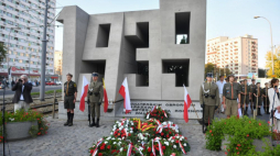 Warszawa, 08.09.2021. Uroczystość przed Pomnikiem Barykada Września 1939 roku w Warszawie, 8 bm. upamiętniająca 82. rocznicę obrony Warszawy we wrześniu 1939 r. Fot. PAP/R. Pietruszka 